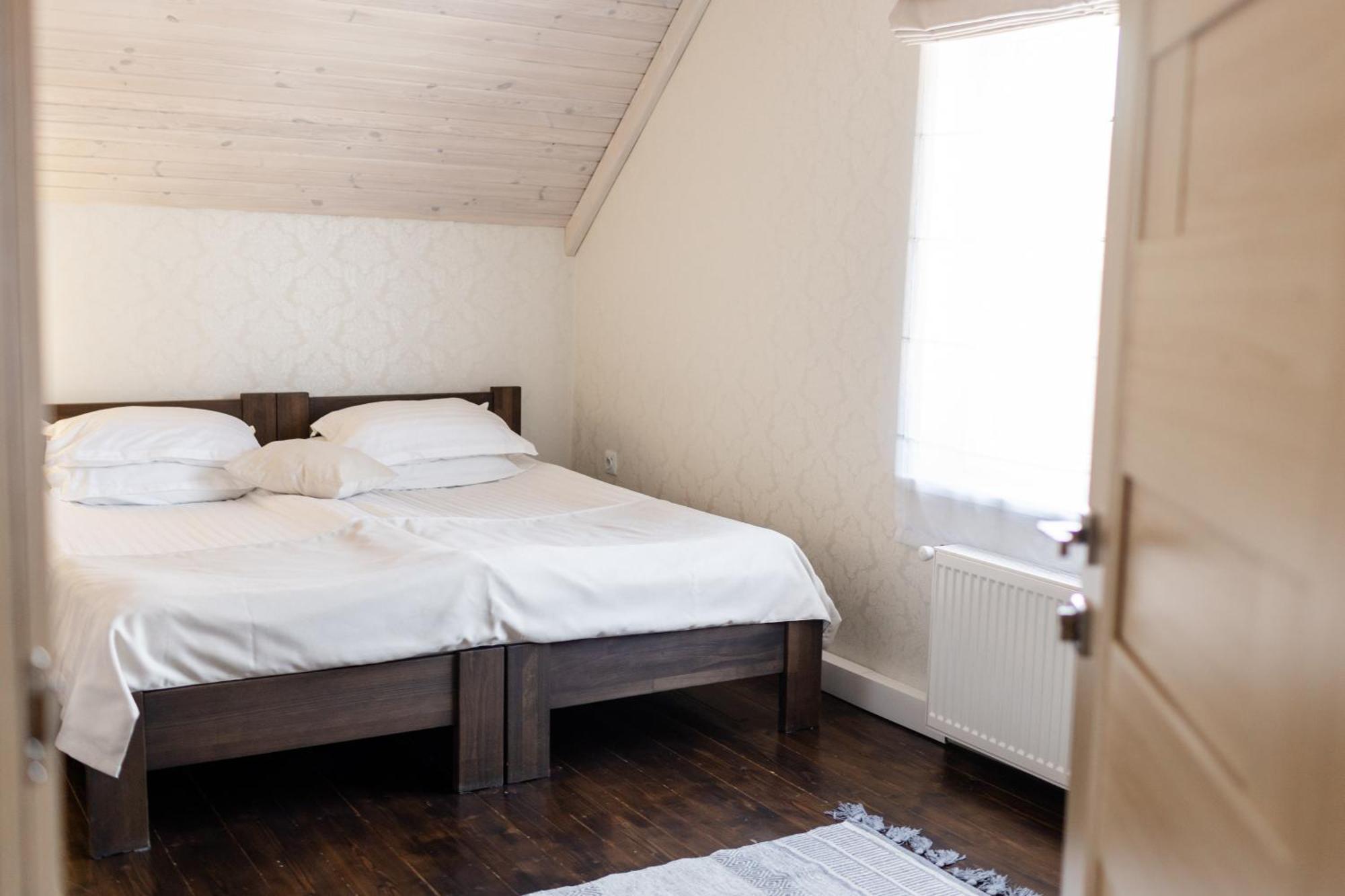 Guest House Slavske Bagian luar foto